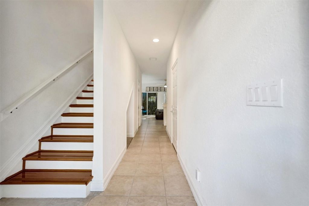 1743 NE 4th Avenue, Fort Lauderdale, FL 33305 Photo