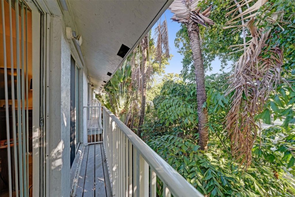 1743 NE 4th Avenue, Fort Lauderdale, FL 33305 Photo