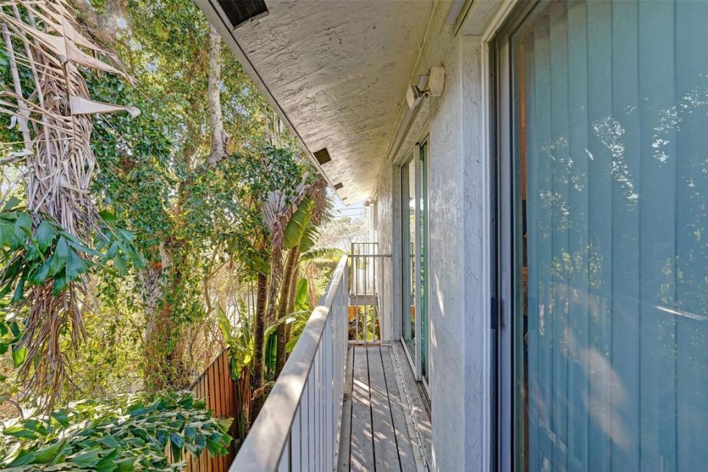 1743 NE 4th Avenue, Fort Lauderdale, FL 33305 Photo