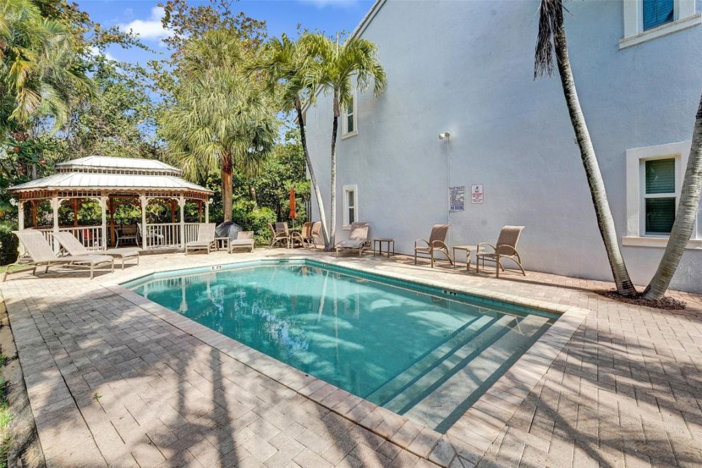 1743 NE 4th Avenue, Fort Lauderdale, FL 33305 Photo