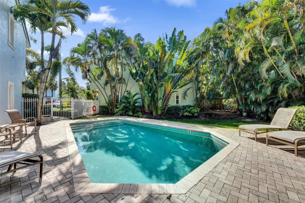 1743 NE 4th Avenue, Fort Lauderdale, FL 33305 Photo