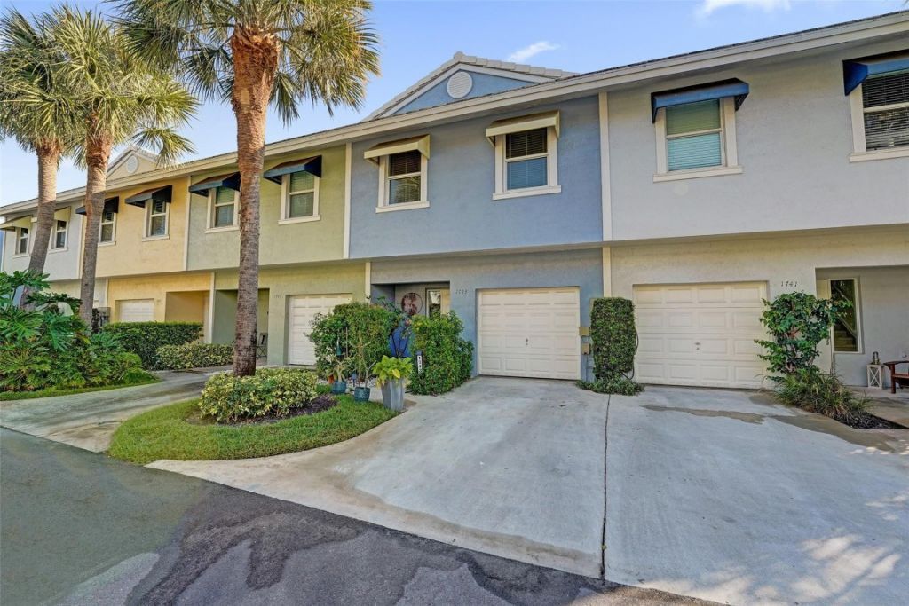 1743 NE 4th Avenue, Fort Lauderdale, FL 33305 Photo