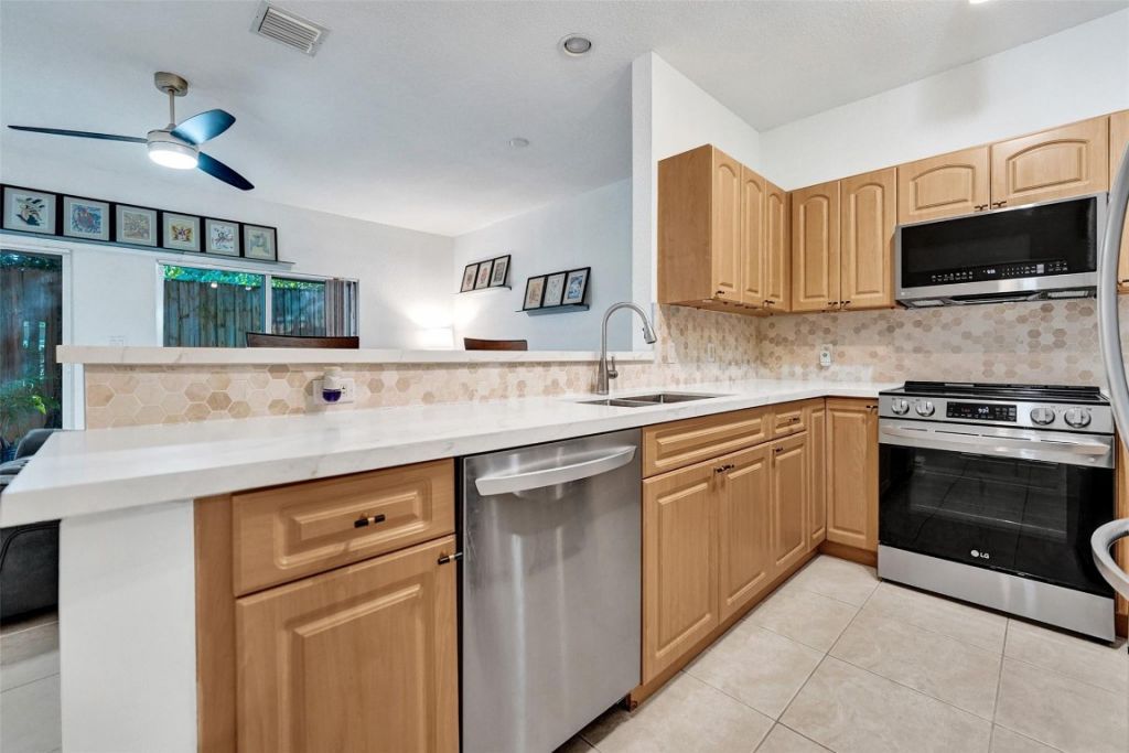 1743 NE 4th Avenue, Fort Lauderdale, FL 33305 Photo