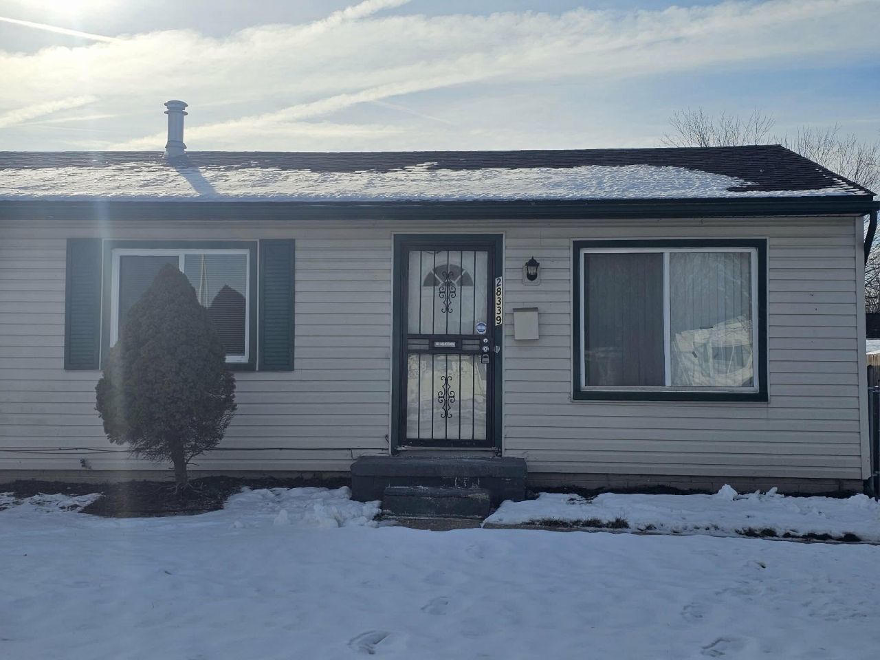 28339 Leroy Street, Romulus, MI 48174 Main Photo