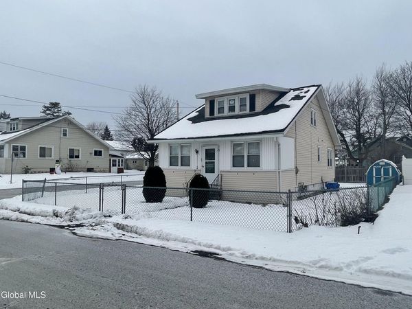 13 Washington Avenue, Colonie, NY 12205