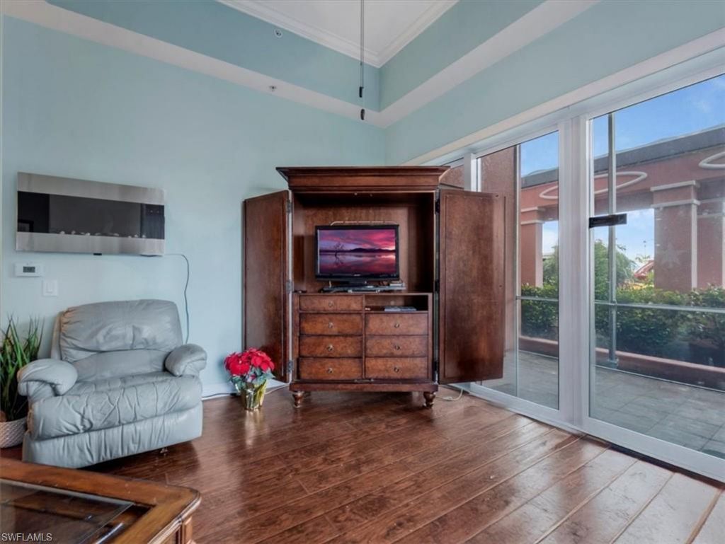 2745 1st St, Unit 305, Fort Myers, FL 33916 Photo