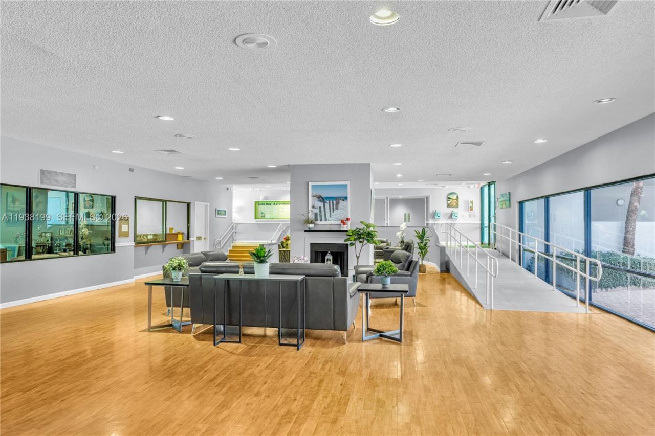 9091 Lime Bay Blvd , Unit 211, Tamarac, FL 33321 Photo