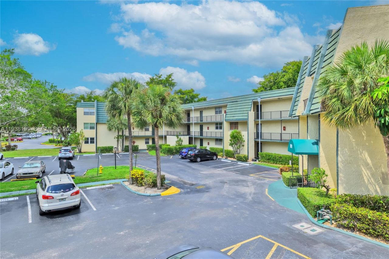 9091 Lime Bay Blvd , Unit 211, Tamarac, FL 33321 Photo
