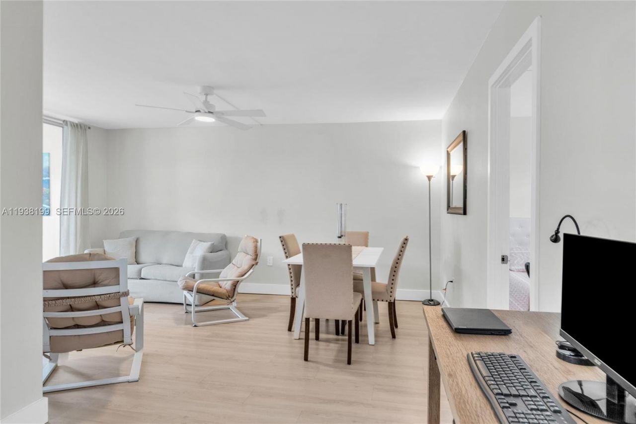 9091 Lime Bay Blvd , Unit 211, Tamarac, FL 33321 Photo