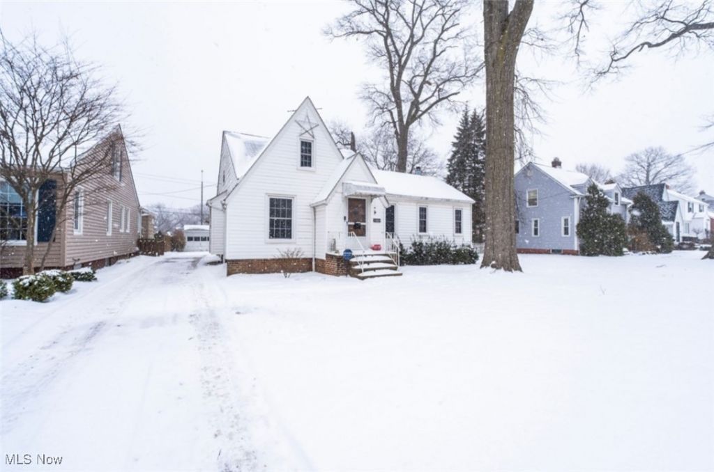 14604 Roxboro Avenue, Cleveland, OH 44111 Main Photo