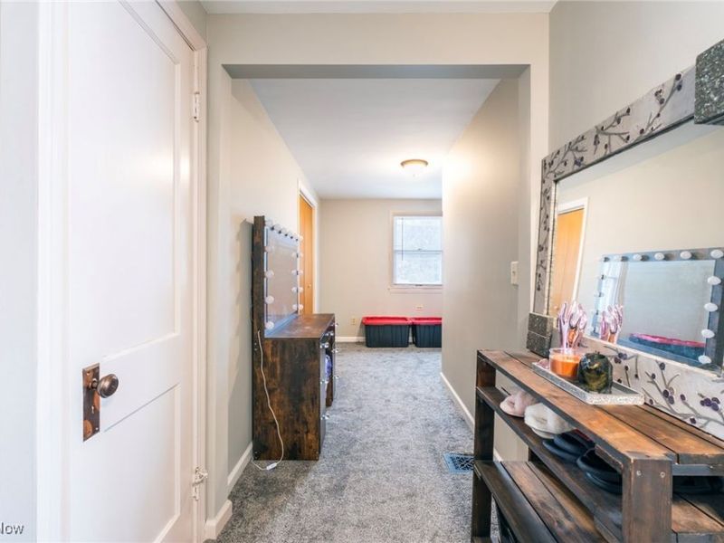 14604 Roxboro Avenue, Cleveland, OH 44111 Photo 28