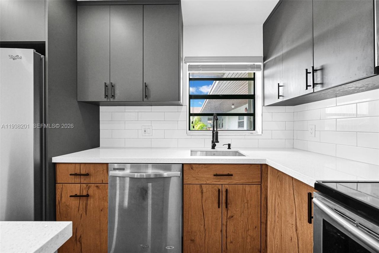 6215 W 24th Ave, Unit 206-7, Hialeah, FL 33016 Photo