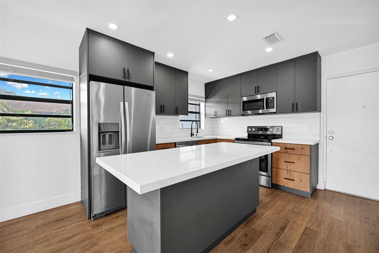 6215 W 24th Ave, Unit 206-7, Hialeah, FL 33016 Photo