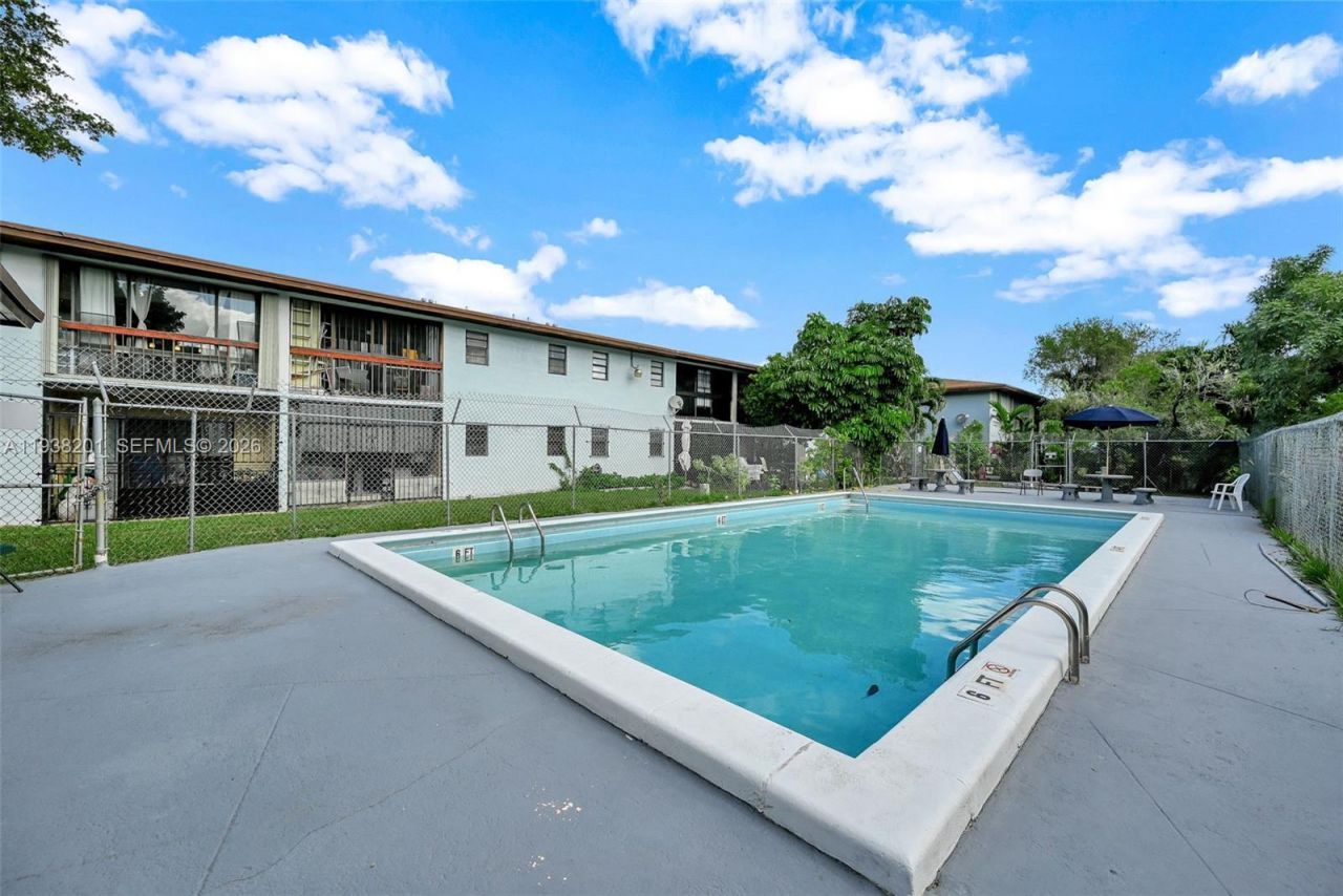 6215 W 24th Ave, Unit 206-7, Hialeah, FL 33016 Photo