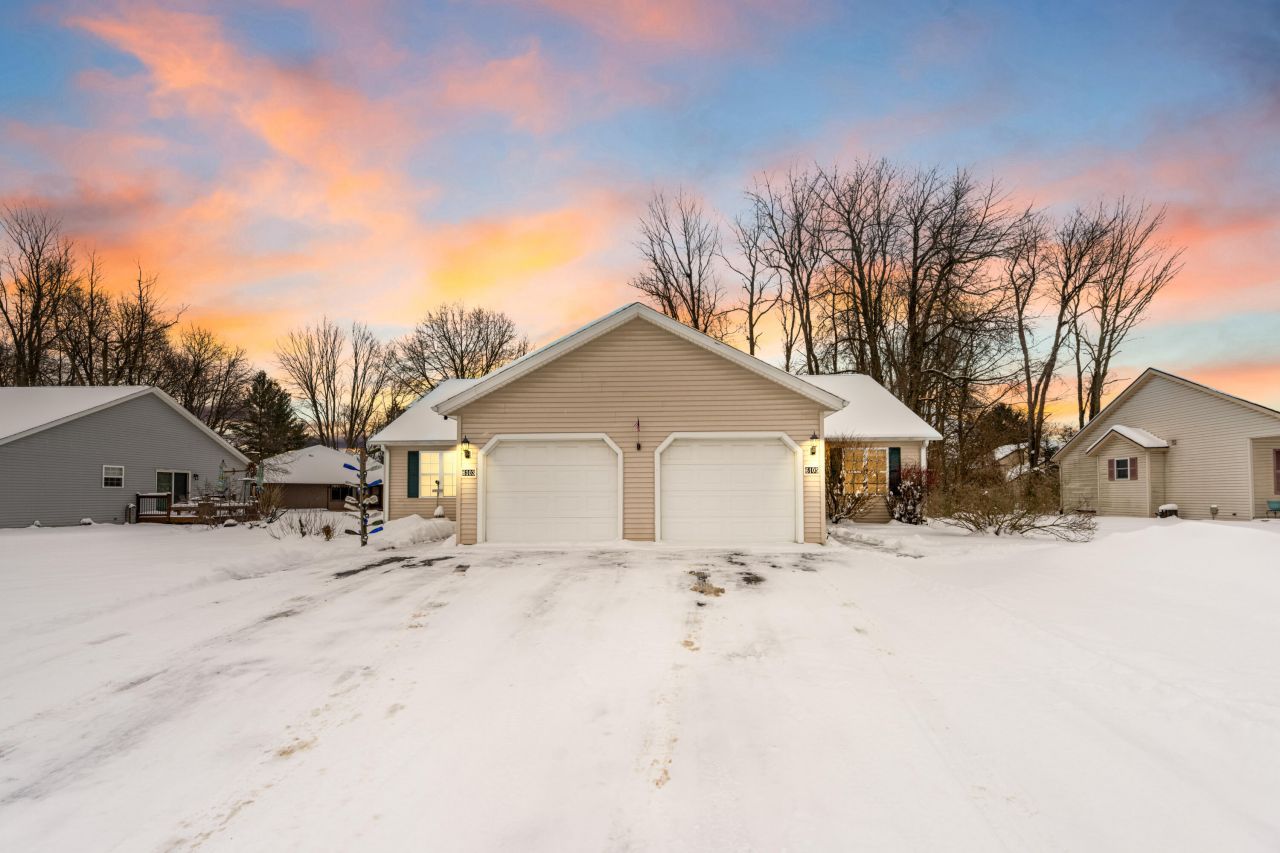 6105 Fairgrove Street, Kalamazoo, MI 49009 Main Photo