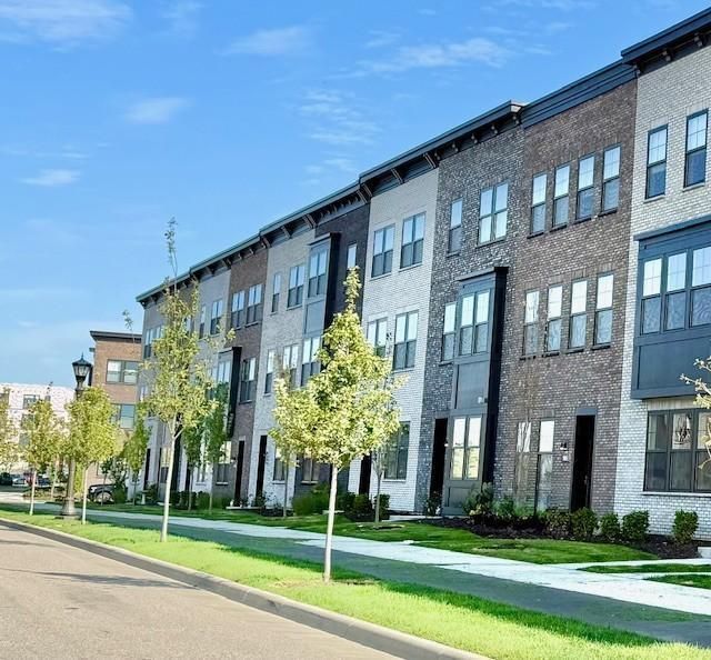 842 Woodlawn Avenue, Saint Paul, MN 55116 Main Photo