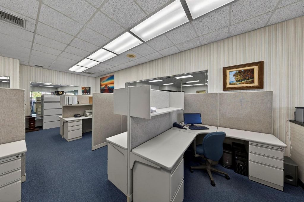 3050 E Commercial Boulevard, Fort Lauderdale, FL 33308 Photo