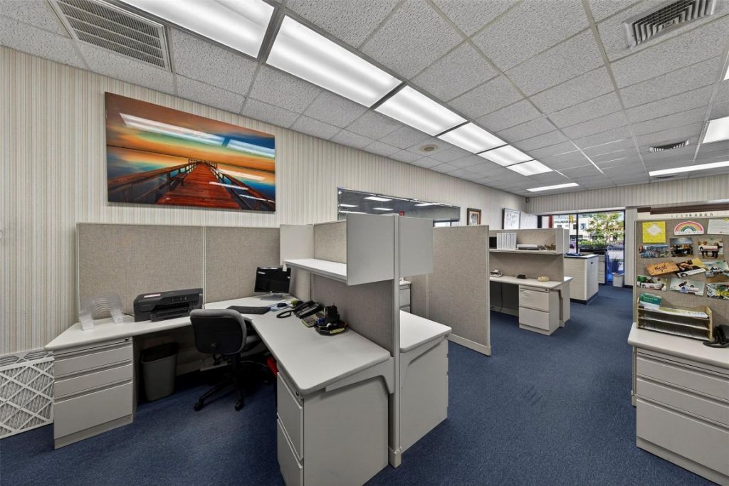 3050 E Commercial Boulevard, Fort Lauderdale, FL 33308 Photo