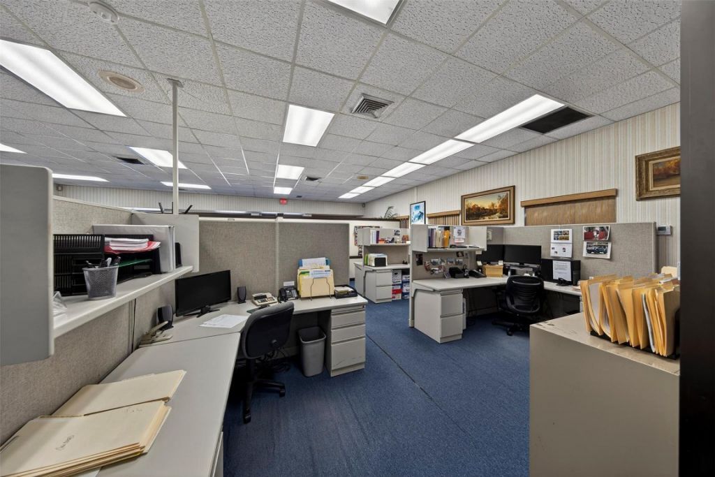 3050 E Commercial Boulevard, Fort Lauderdale, FL 33308 Photo