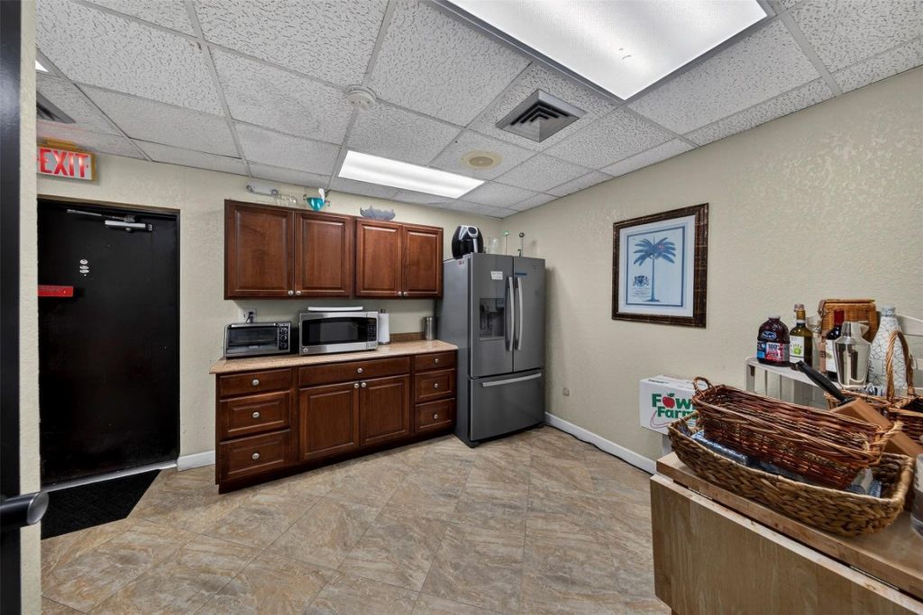 3050 E Commercial Boulevard, Fort Lauderdale, FL 33308 Photo