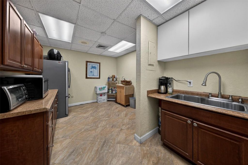 3050 E Commercial Boulevard, Fort Lauderdale, FL 33308 Photo