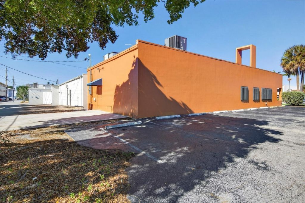 3050 E Commercial Boulevard, Fort Lauderdale, FL 33308 Photo