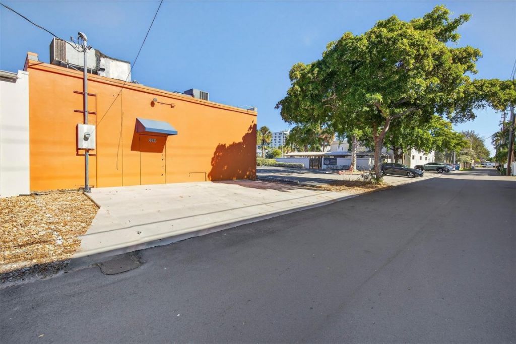 3050 E Commercial Boulevard, Fort Lauderdale, FL 33308 Photo