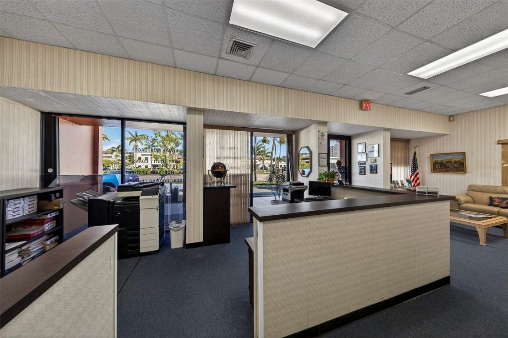 3050 E Commercial Boulevard, Fort Lauderdale, FL 33308 Photo