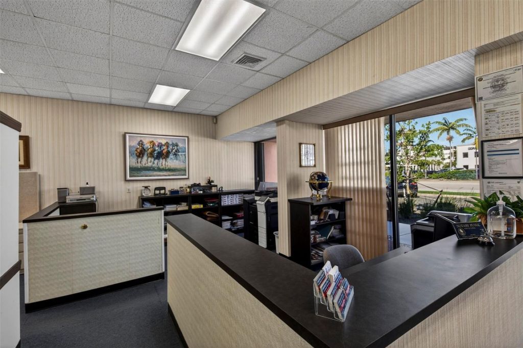 3050 E Commercial Boulevard, Fort Lauderdale, FL 33308 Photo