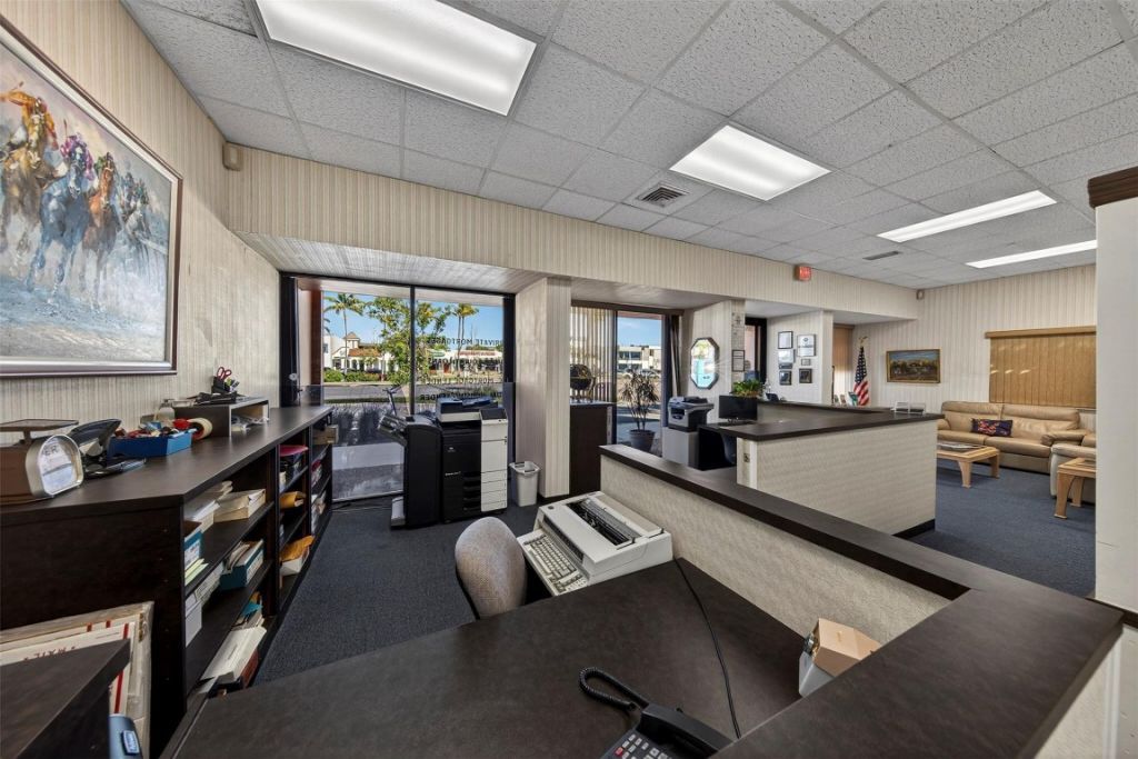 3050 E Commercial Boulevard, Fort Lauderdale, FL 33308 Photo