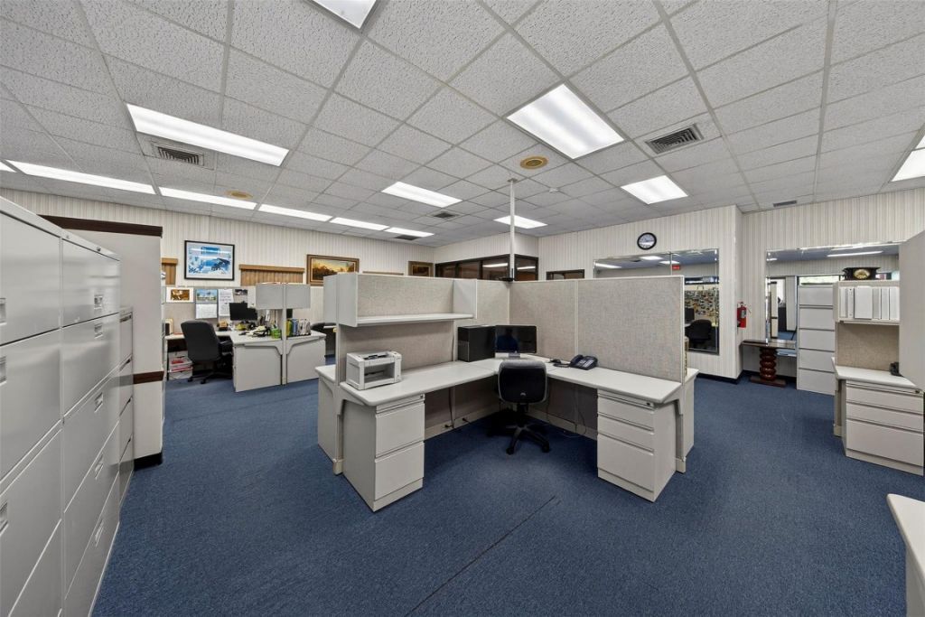 3050 E Commercial Boulevard, Fort Lauderdale, FL 33308 Photo