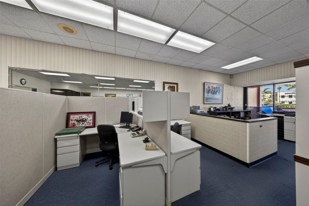 3050 E Commercial Boulevard, Fort Lauderdale, FL 33308 Photo