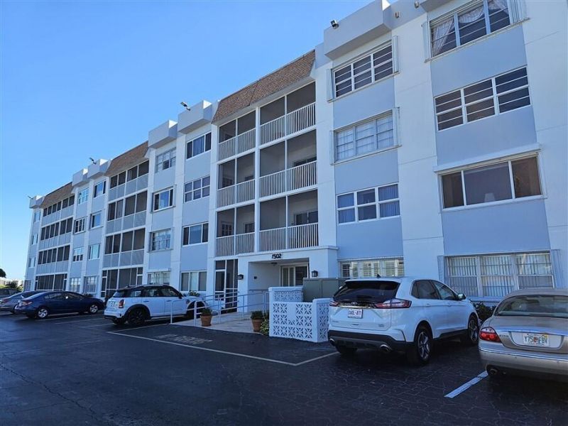 1502 S Lakeside Drive, Unit 118, Lake Worth Beach, FL 33460 Photo