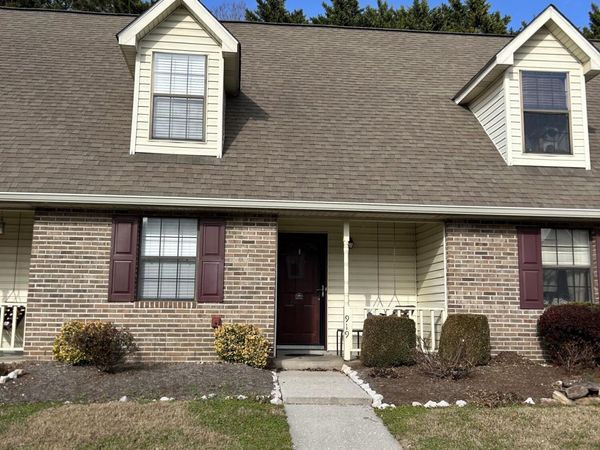 919 Chip Cove Lane, Knoxville, TN 37938