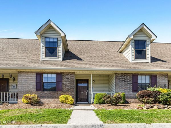 919 Chip Cove Lane, Knoxville, TN 37938