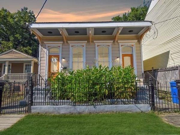 822 24 JOSEPHINE Street, New Orleans, LA 70130