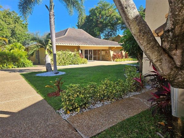 959 SE 2nd Avenue, Unit 117, Deerfield Beach, FL 33441