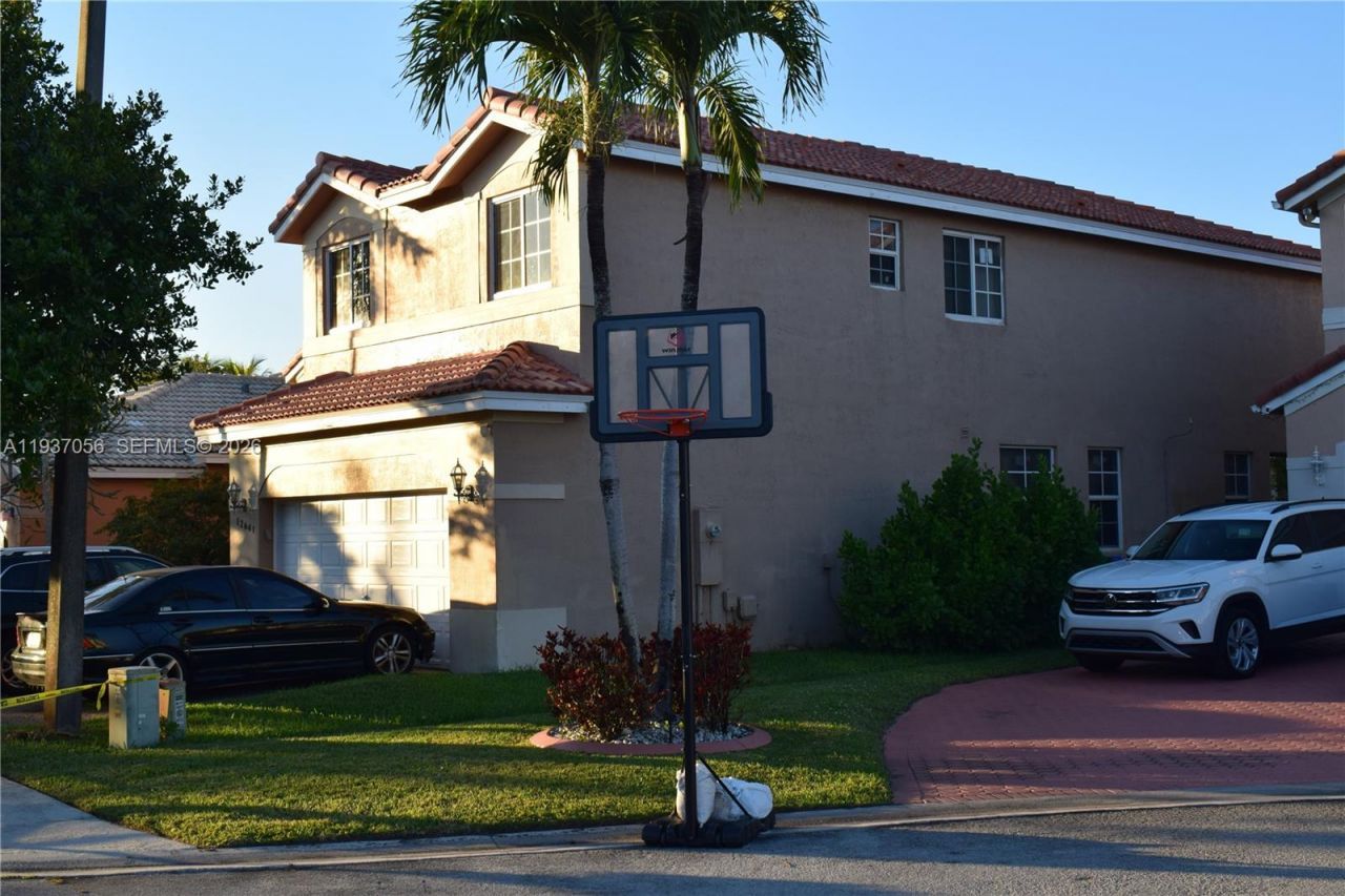 12641 SW 28th St, Miramar, FL 33027 Photo