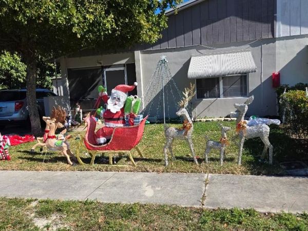 2396 Daphne Drive, West Palm Beach, FL 33415