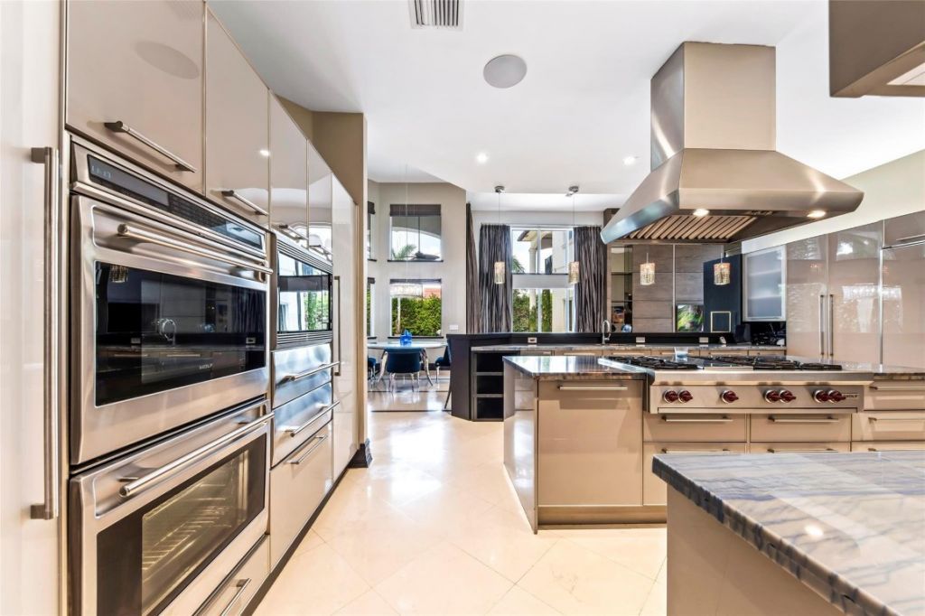 1203 NW 121st Ave, Plantation, FL 33323 Photo