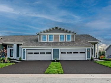 10 White Orchid Way, Lancaster, NY 14086