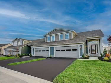 16 White Orchid Way, Lancaster, NY 14086