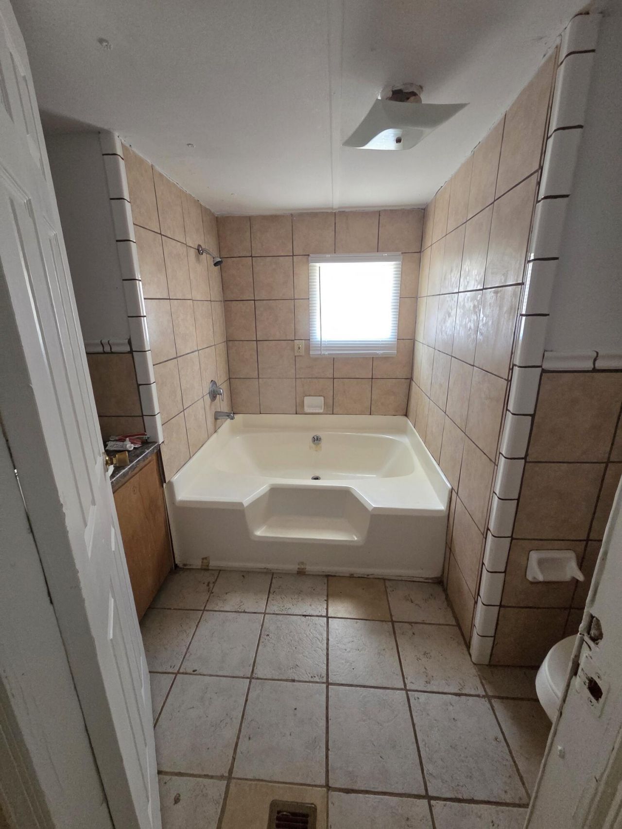 245 Acme Street Photo 17