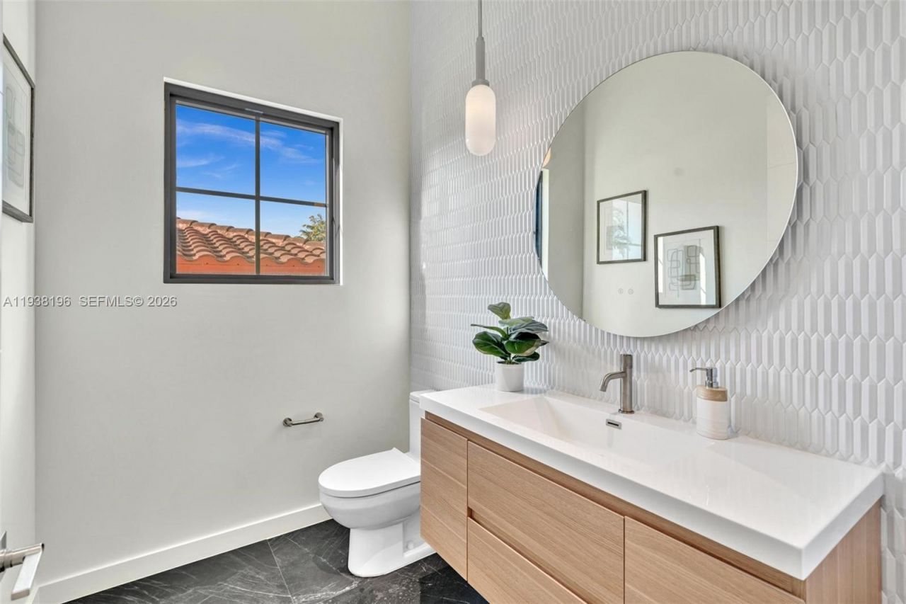 9264 Dickens Ave , Surfside, FL 33154 Photo