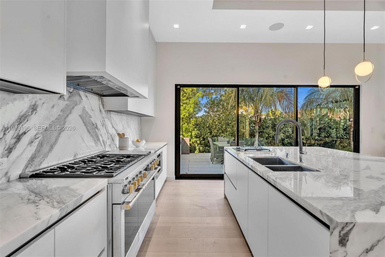 9264 Dickens Ave , Surfside, FL 33154 Photo