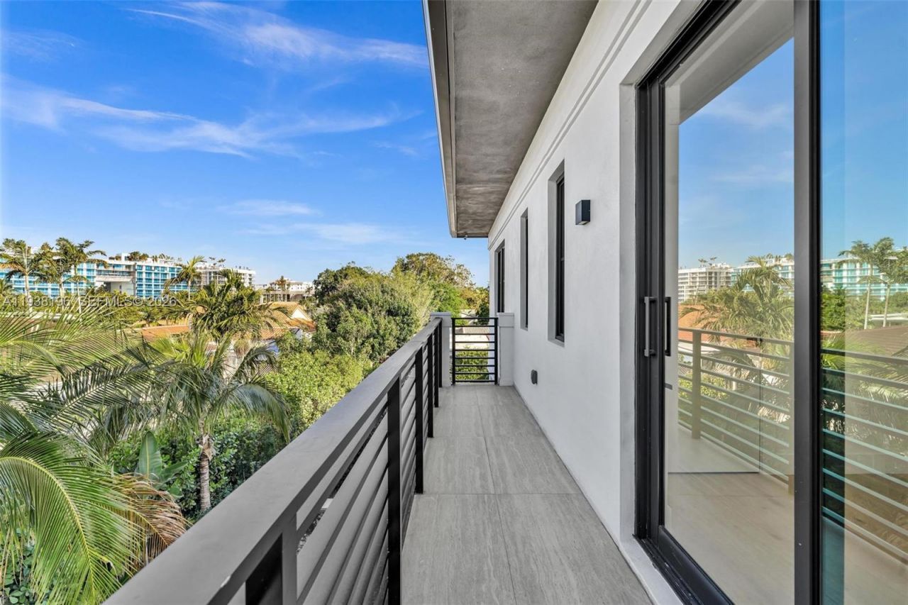 9264 Dickens Ave , Surfside, FL 33154 Photo