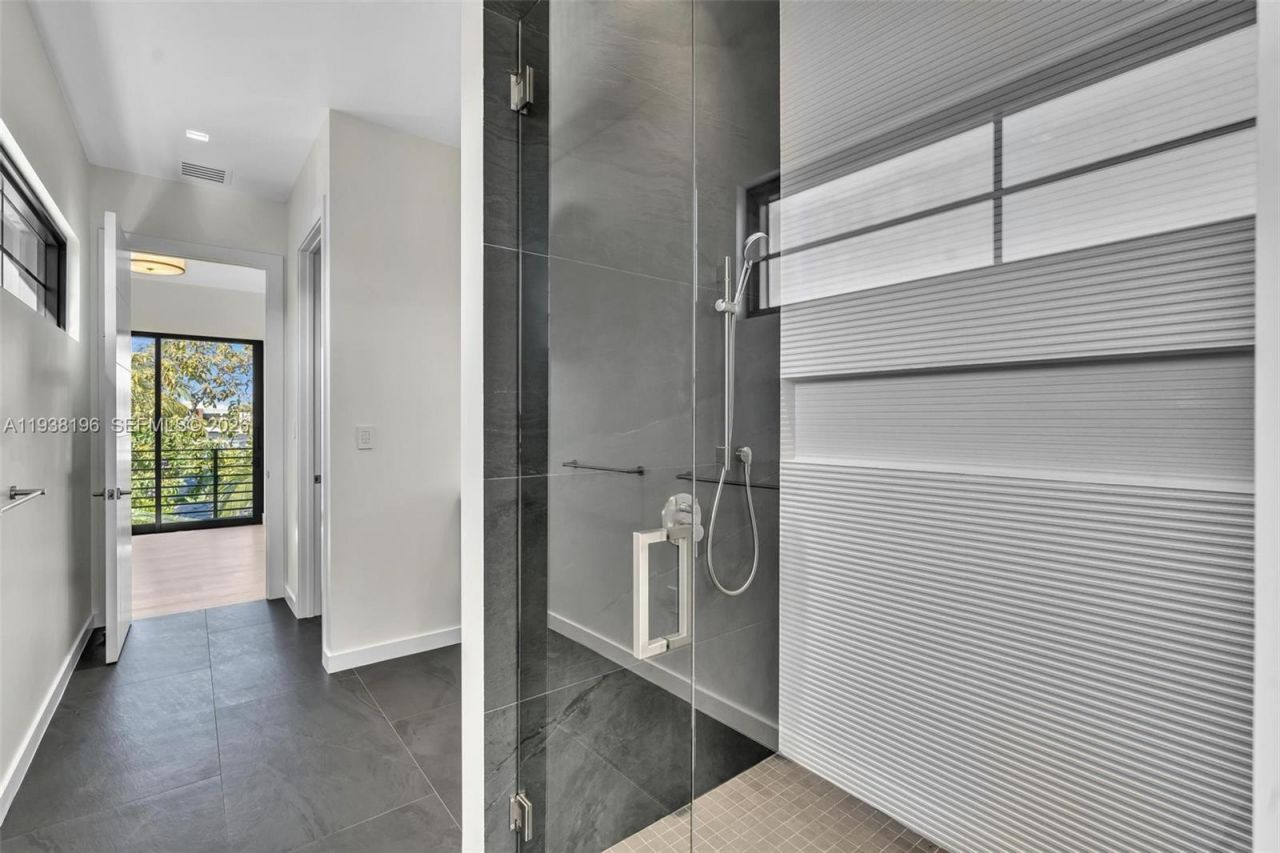 9264 Dickens Ave , Surfside, FL 33154 Photo