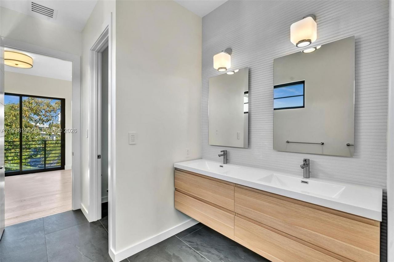 9264 Dickens Ave , Surfside, FL 33154 Photo