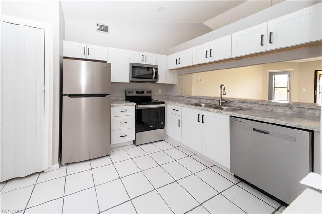 15206 Parkside Dr, Unit 201, Fort Myers, FL 33908 Photo