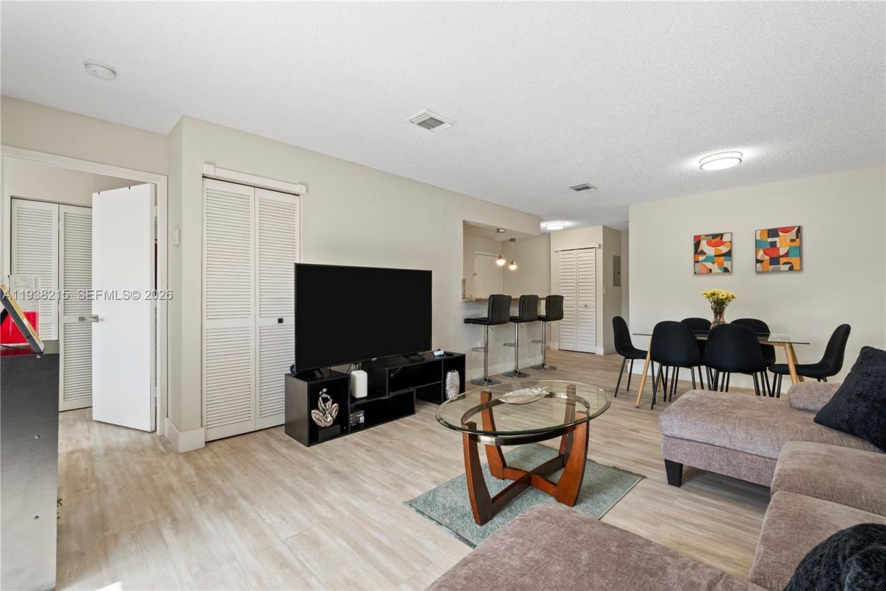 4736 NW 114th Ave, Unit 205, Doral, FL 33178 Photo